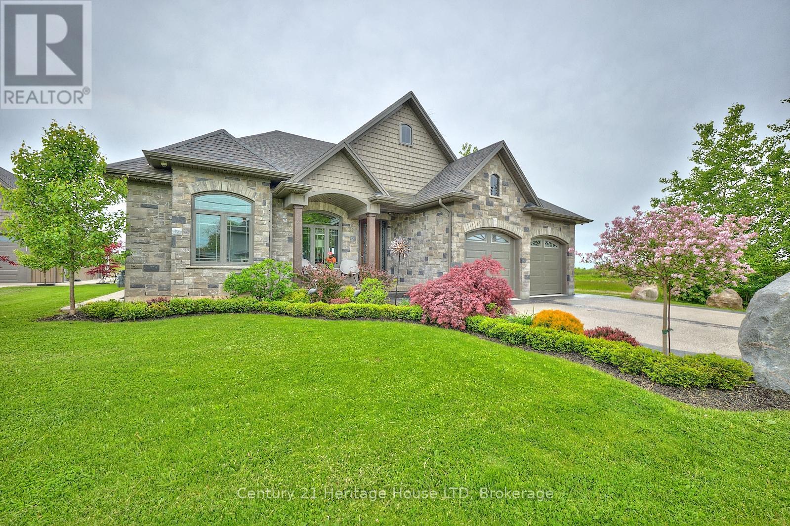 17 Biggar Road, Thorold (Port Robinson), ON - Outdoor With Facade