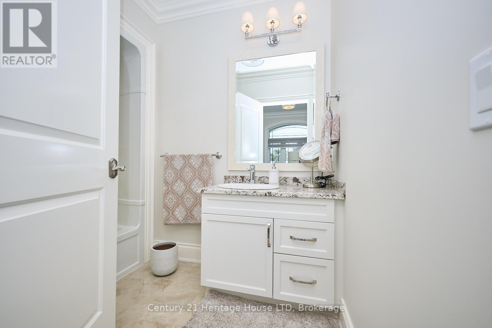 17 Biggar Road, Thorold (Port Robinson), ON - Indoor Photo Showing Bathroom