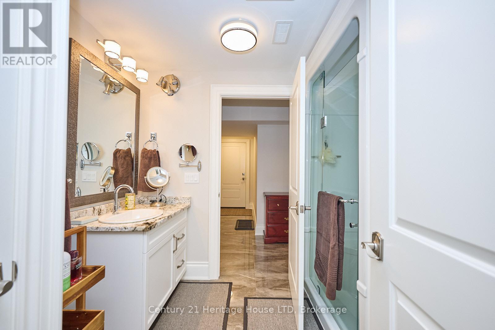 17 Biggar Road, Thorold (Port Robinson), ON - Indoor Photo Showing Bathroom