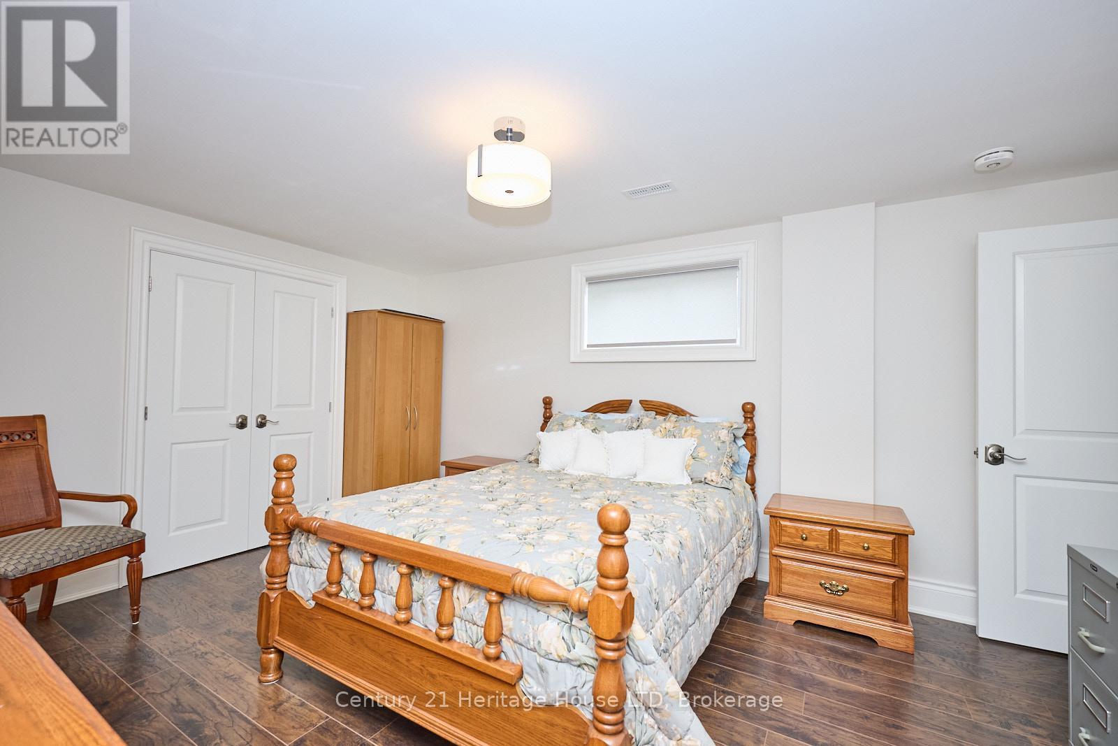17 Biggar Road, Thorold (Port Robinson), ON - Indoor Photo Showing Bedroom