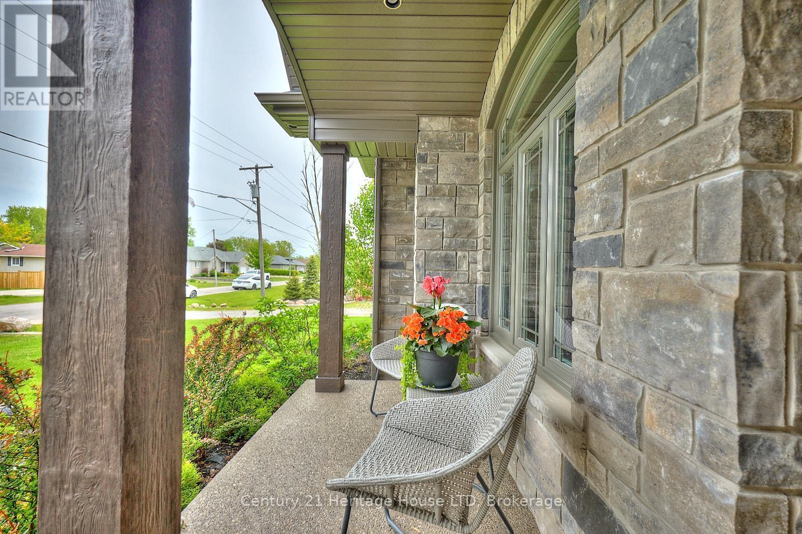 17 Biggar Road, Thorold (Port Robinson), ON - Outdoor With Exterior