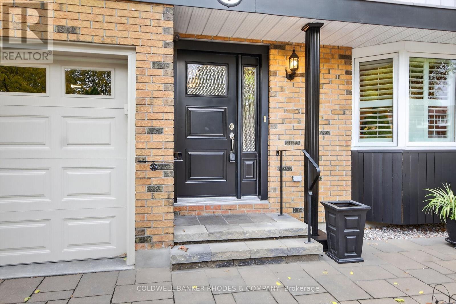 8 Confederation Private, Ottawa, ON - Outdoor With Exterior