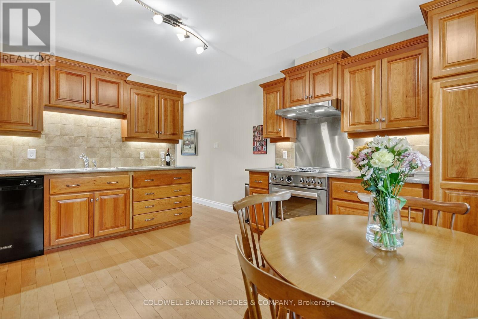 8 Confederation Private, Ottawa, ON - Indoor