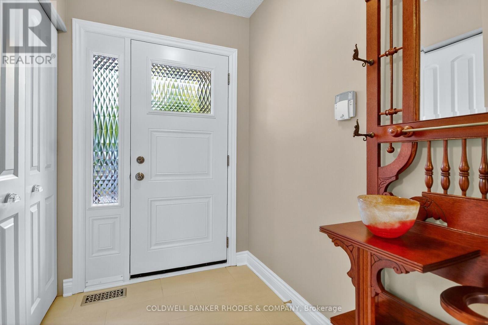 8 Confederation Private, Ottawa, ON - Indoor Photo Showing Other Room