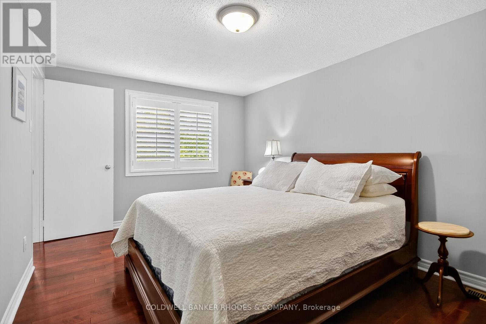8 Confederation Private, Ottawa, ON - Indoor Photo Showing Bedroom
