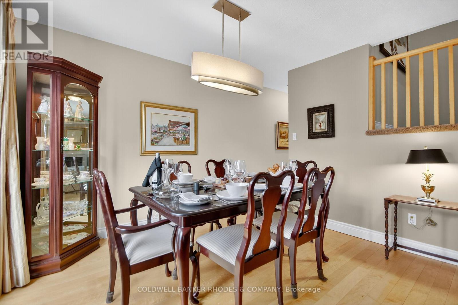 8 Confederation Private, Ottawa, ON - Indoor Photo Showing Dining Room