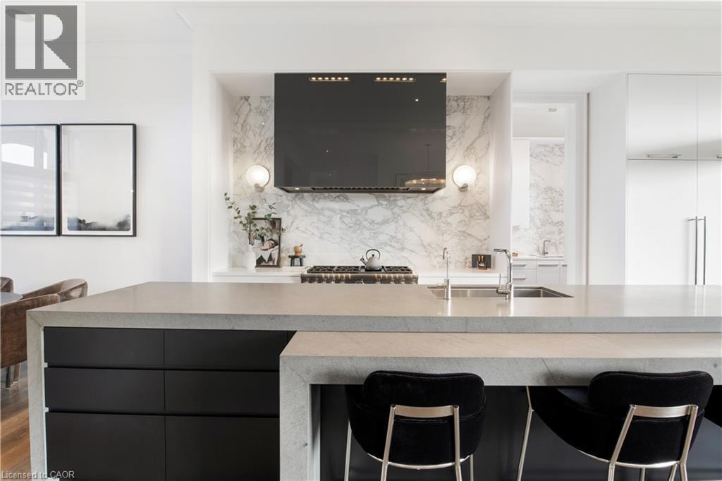 31 Reid Court, Puslinch, ON - Indoor Photo Showing Kitchen