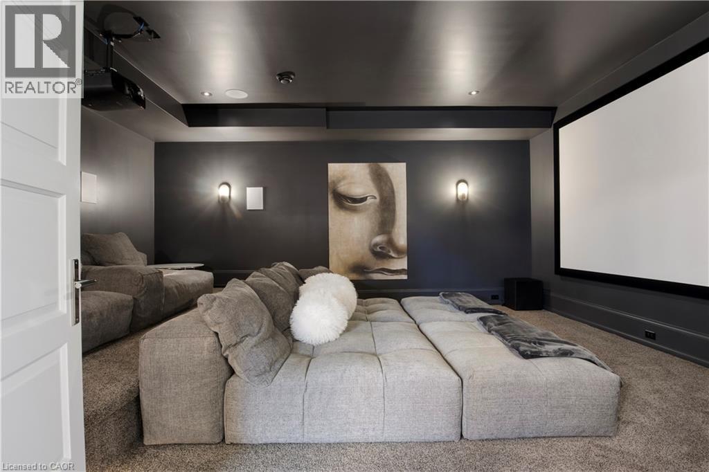 31 Reid Court, Puslinch, ON - Indoor Photo Showing Other Room