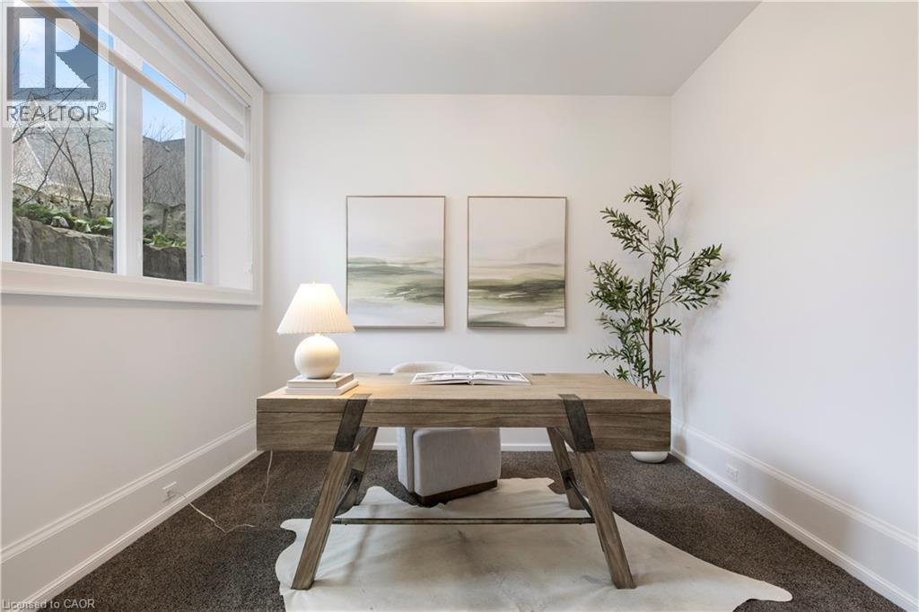 31 Reid Court, Puslinch, ON - Indoor Photo Showing Office