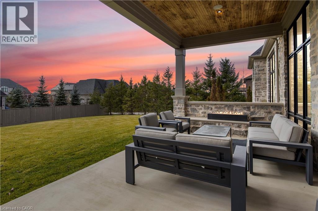 31 Reid Court, Puslinch, ON - Outdoor With Exterior