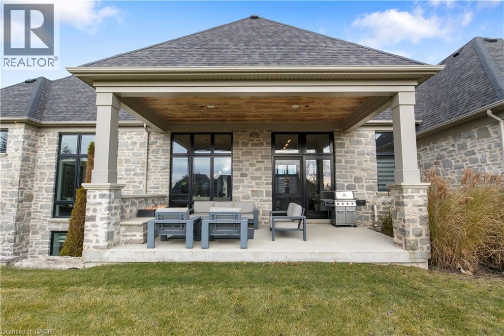 31 Reid Court, Puslinch, ON - Outdoor With Deck Patio Veranda
