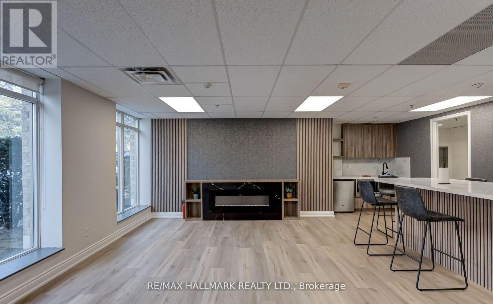 408 - 140 Bathurst Street, Toronto, ON - Indoor