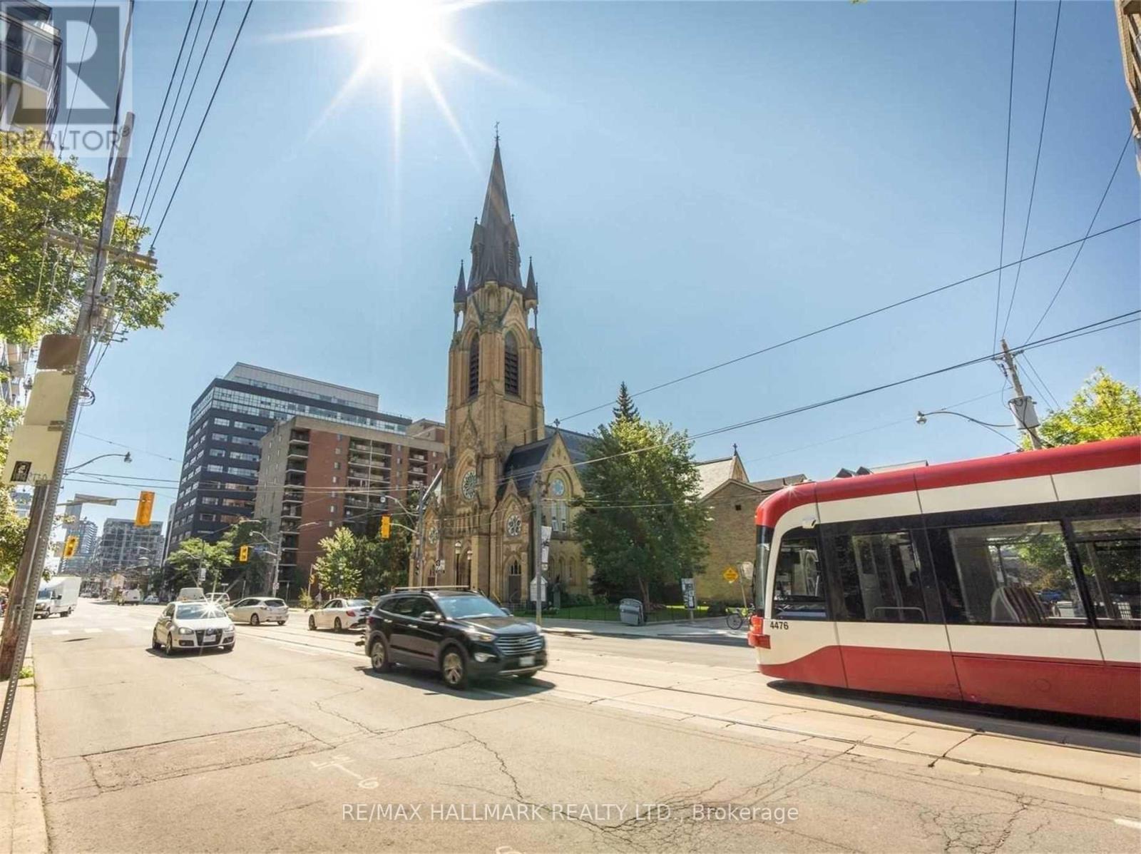 408 - 140 Bathurst Street, Toronto, ON - Outdoor