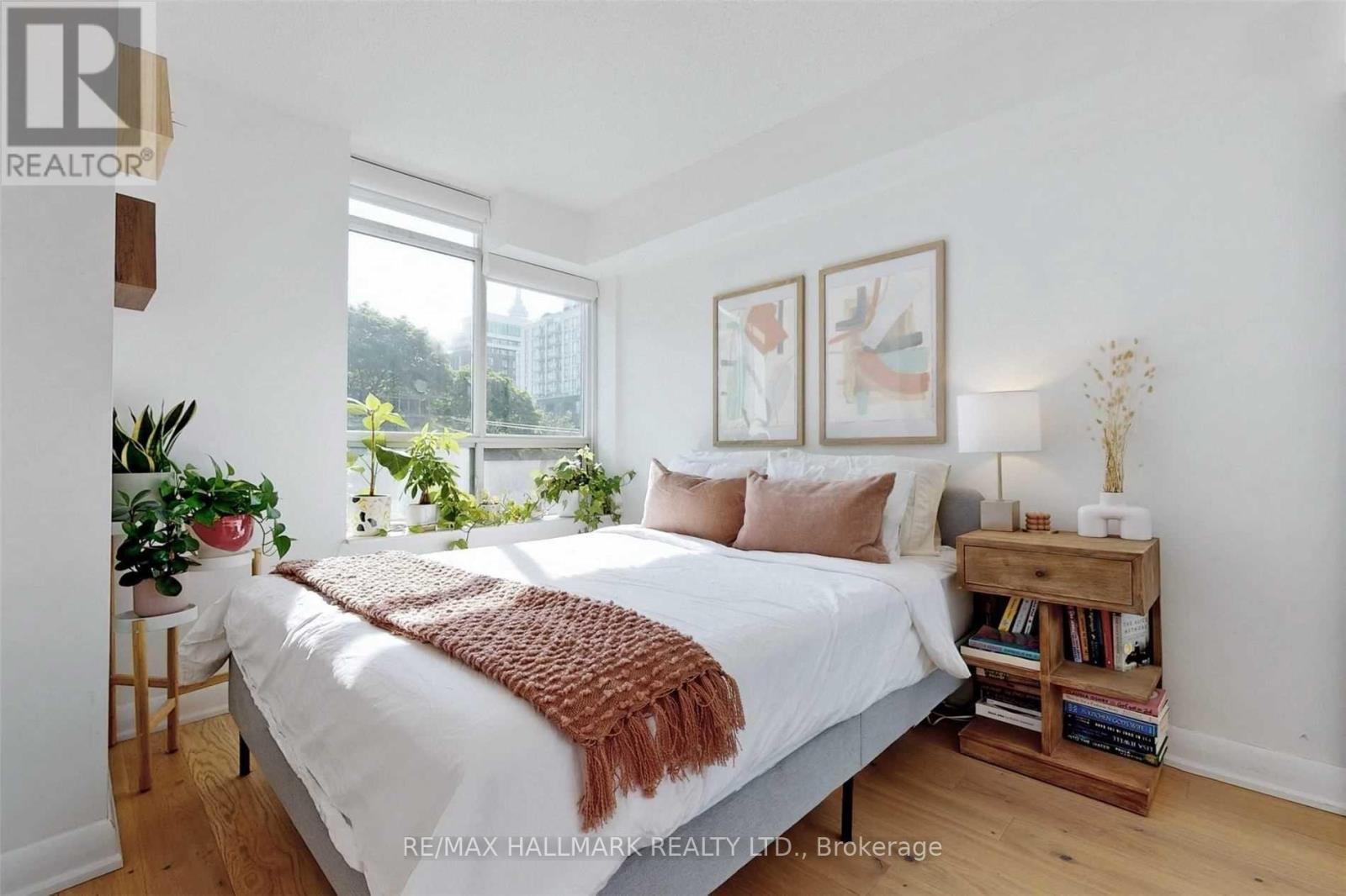 408 - 140 Bathurst Street, Toronto, ON - Indoor Photo Showing Bedroom