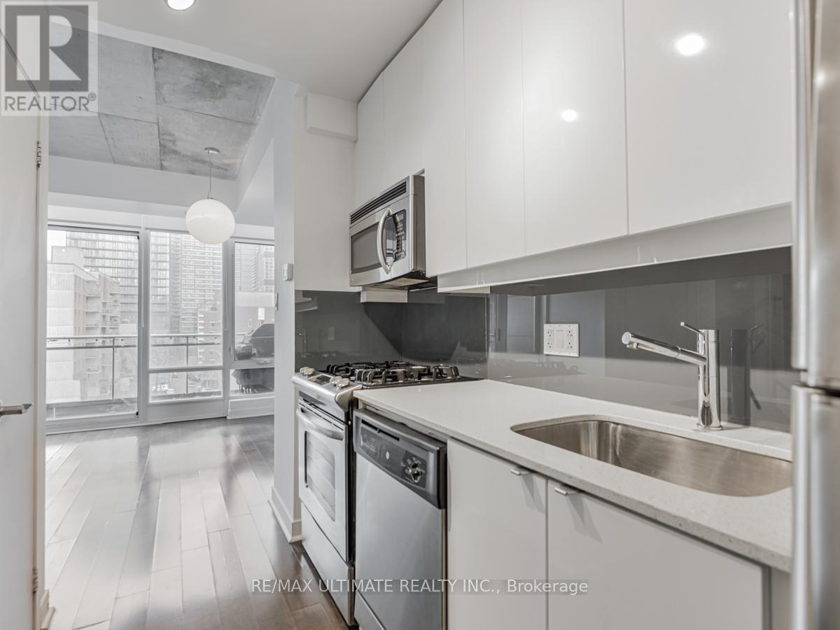 705 - 127 Queen Street E, Toronto, ON - Indoor Photo Showing Kitchen