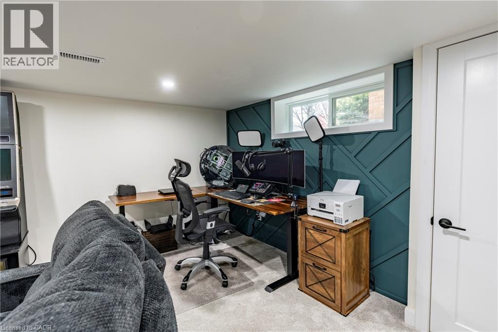 Office with carpet floors and a decorative wall - 266 Melrose Avenue, Kitchener, ON - Indoor