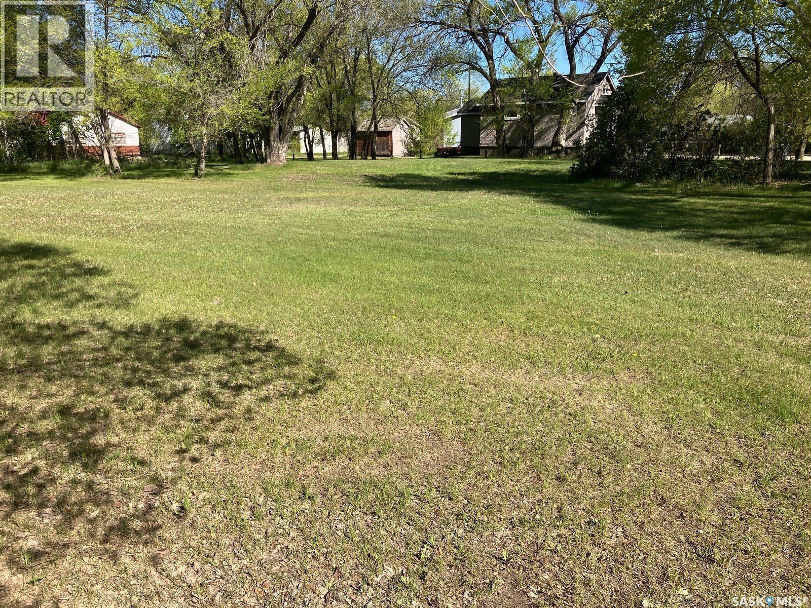 100-104 Princess Street, Nipawin, SK