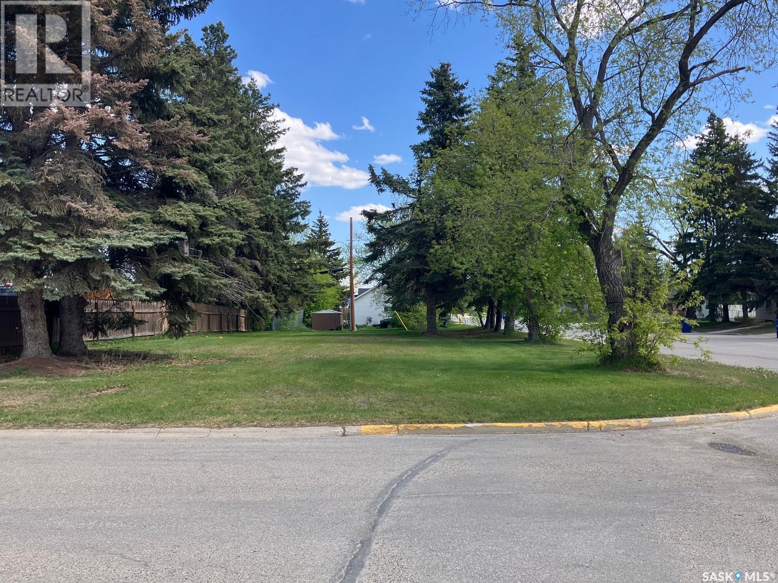 911 7Th Street W, Nipawin, SK