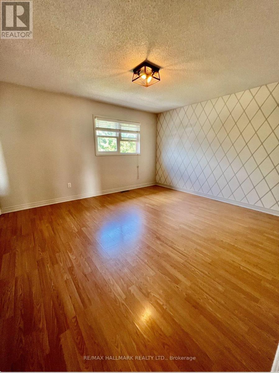 393 Pickering Crescent, Newmarket, ON - Indoor Photo Showing Other Room