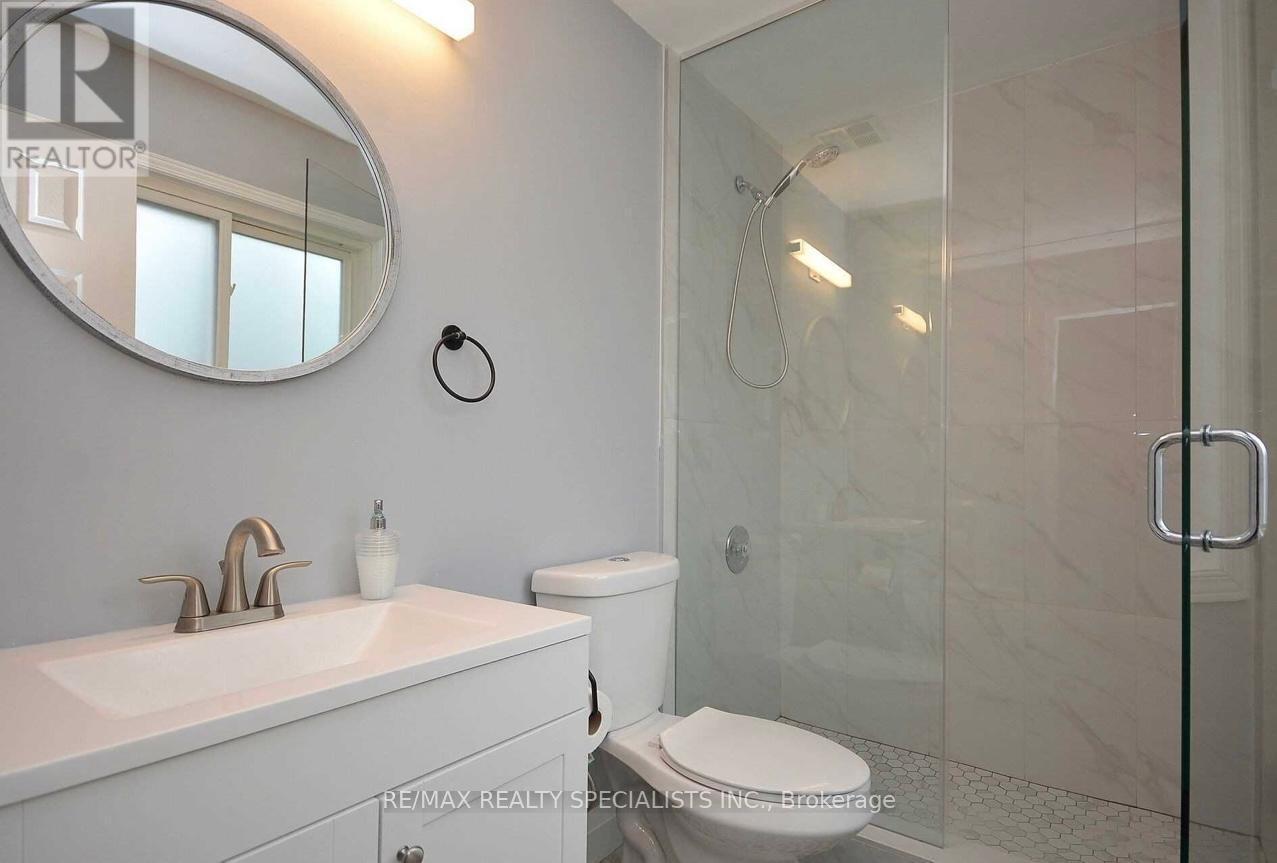 2207 Ridge Landing, Oakville, ON - Indoor Photo Showing Bathroom