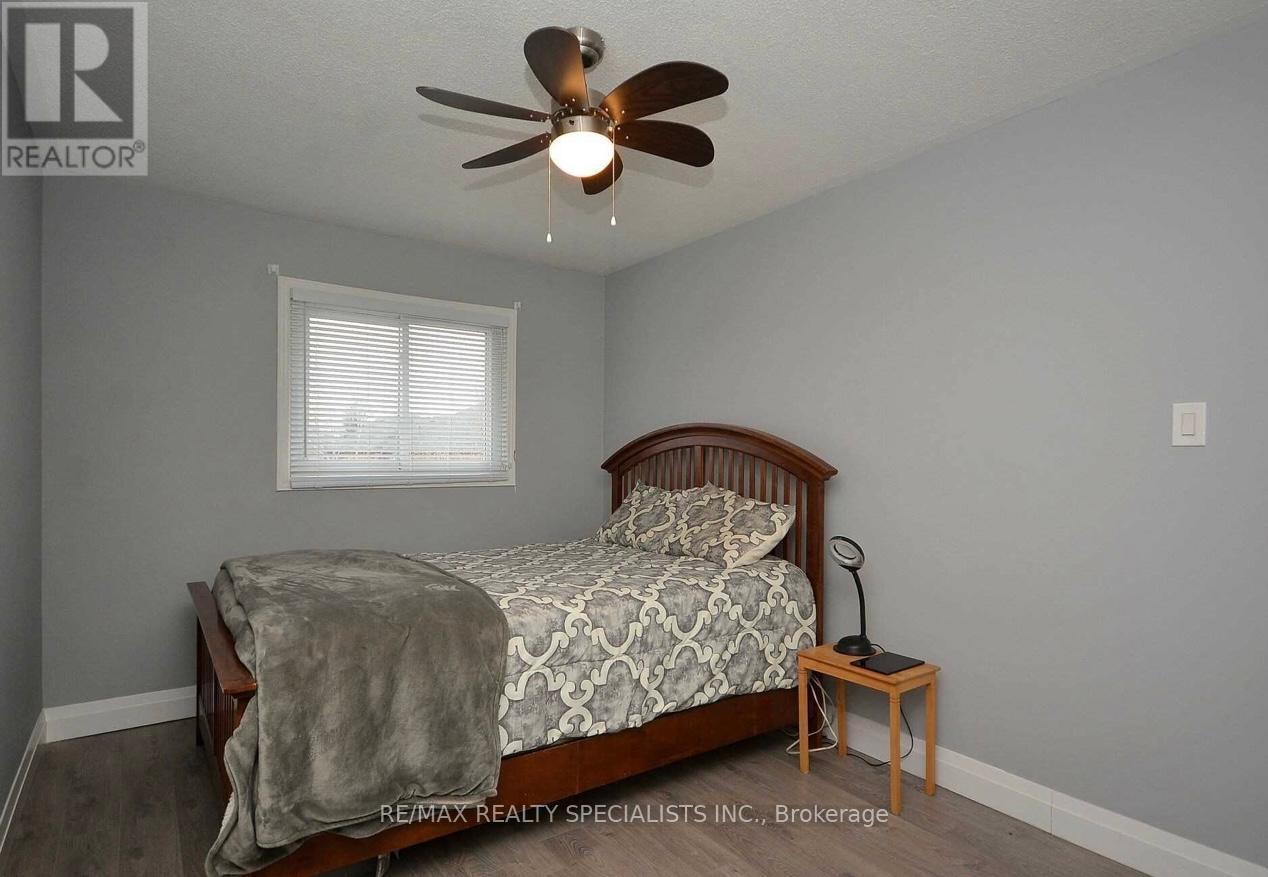 2207 Ridge Landing, Oakville, ON - Indoor Photo Showing Bedroom