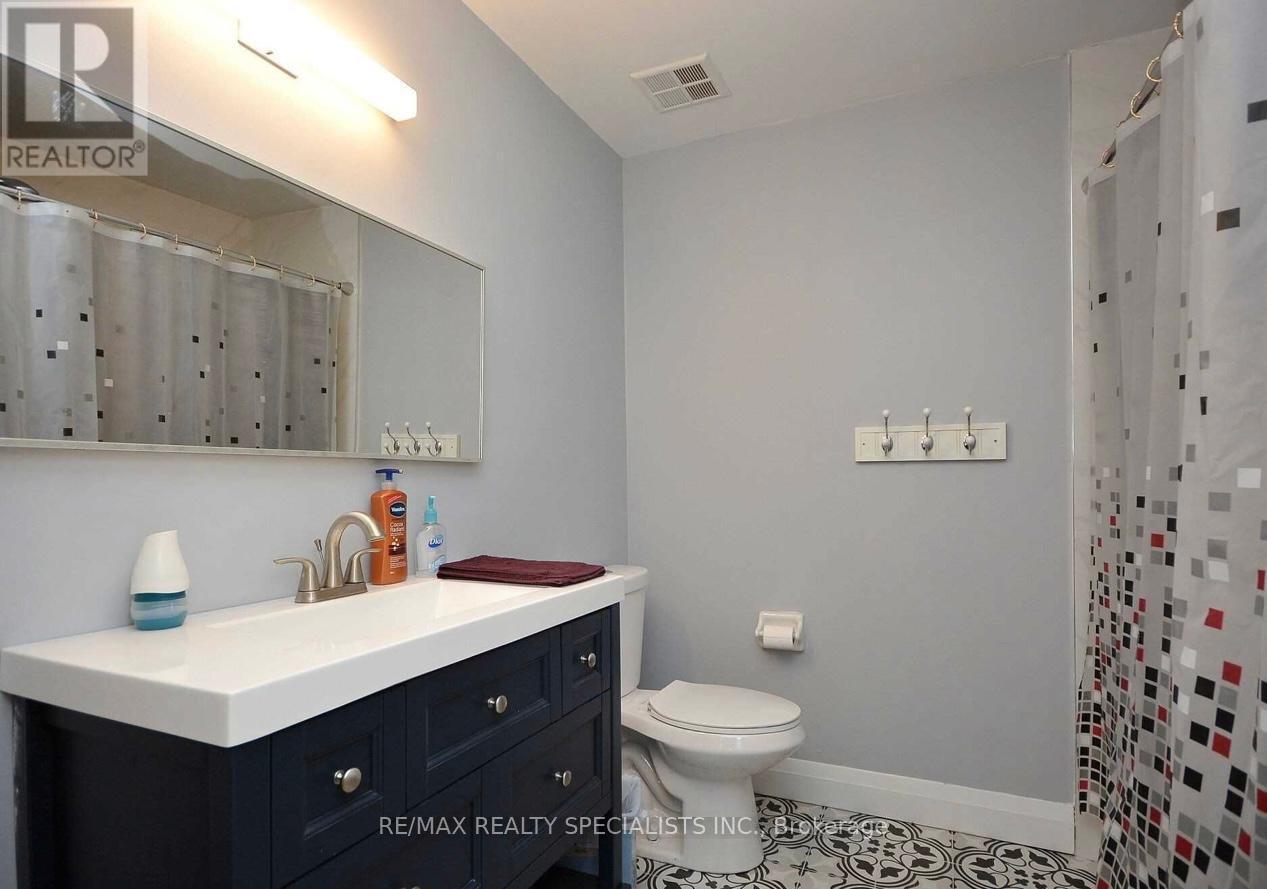 2207 Ridge Landing, Oakville, ON - Indoor Photo Showing Bathroom