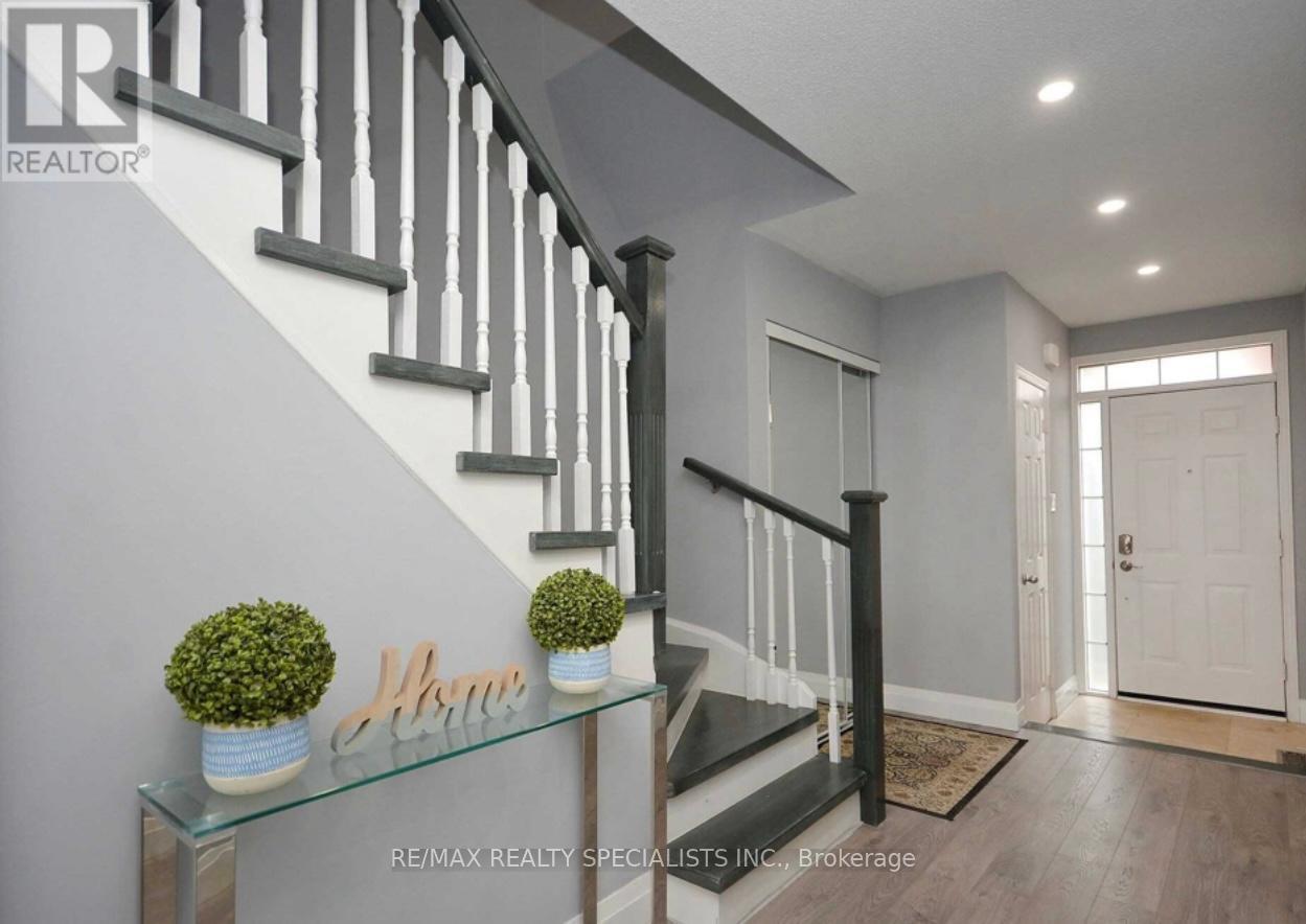 2207 Ridge Landing, Oakville, ON - Indoor Photo Showing Other Room