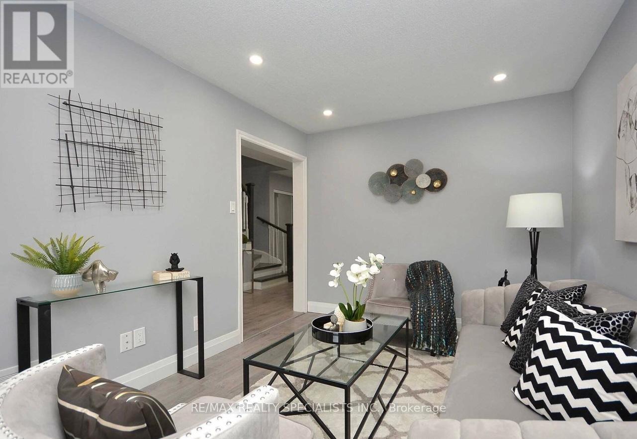 2207 Ridge Landing, Oakville, ON - Indoor