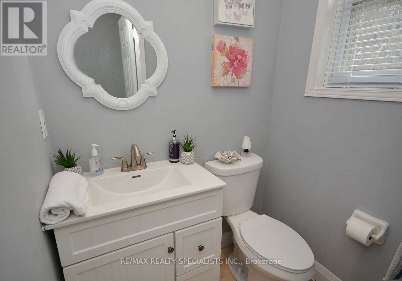 2207 Ridge Landing, Oakville, ON - Indoor Photo Showing Bathroom