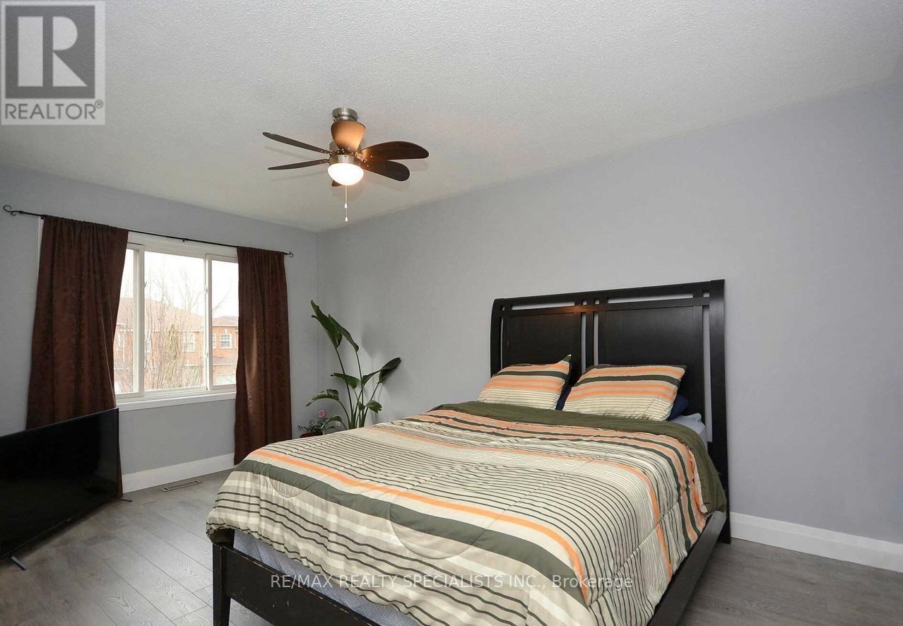 2207 Ridge Landing, Oakville, ON - Indoor Photo Showing Bedroom