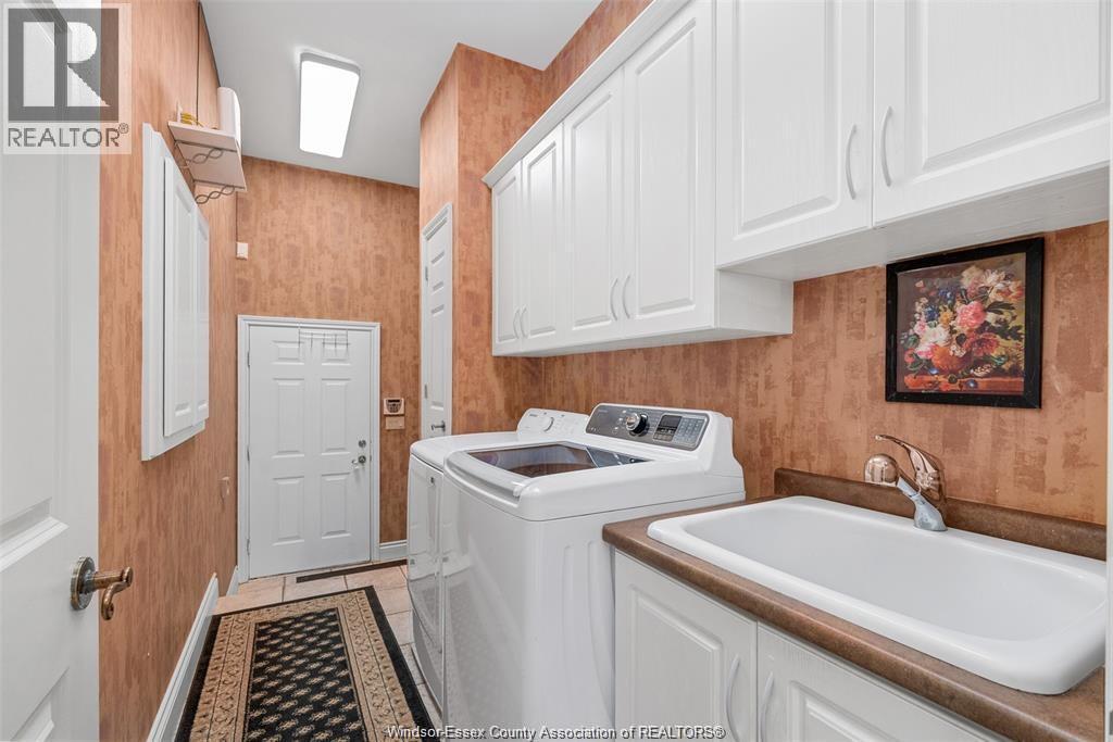 490 Shoreview, Windsor, ON - Indoor Photo Showing Laundry Room
