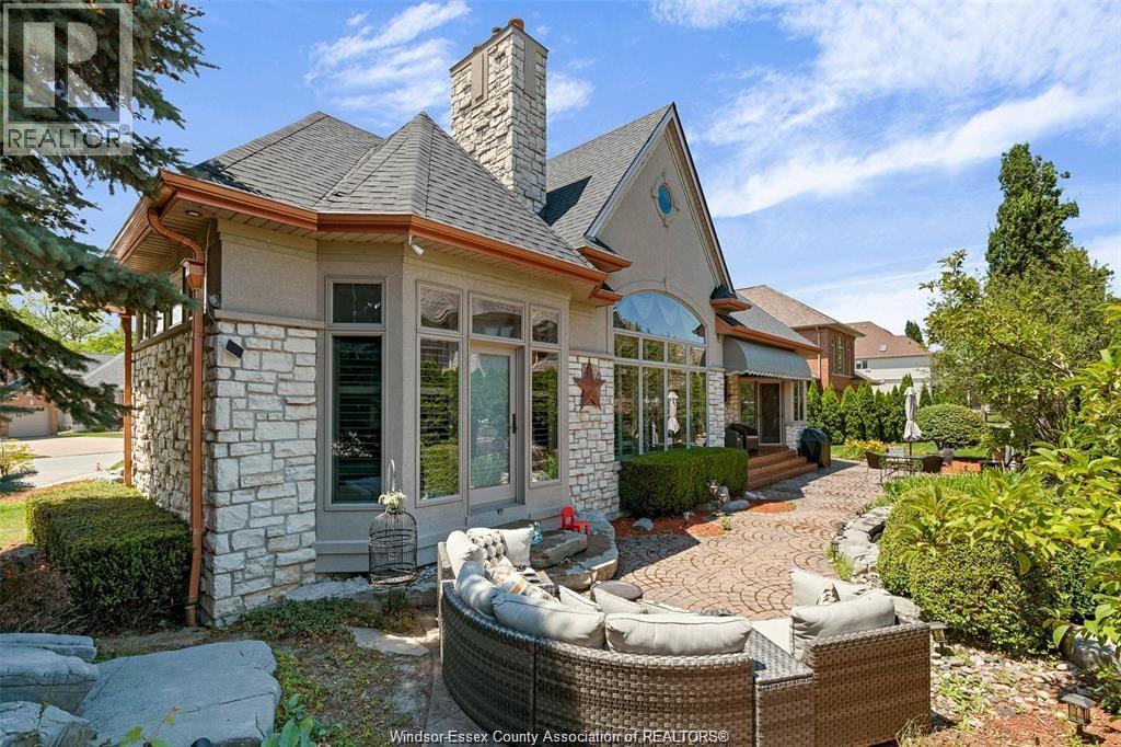 490 Shoreview, Windsor, ON - Outdoor