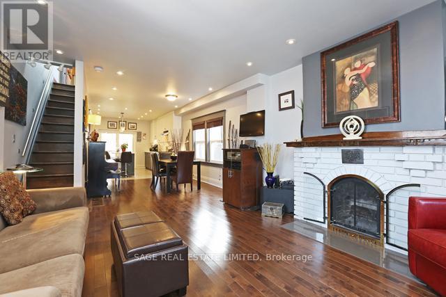258 Silver Birch Avenue, Toronto, ON - Indoor Photo Showing Living Room