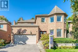 128 BEVERLEY GLEN BOULEVARD Vaughan, ON L4J 7V2