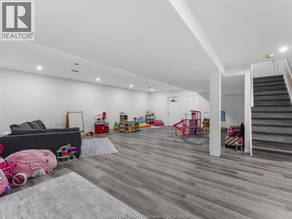 381 Tuscany Crescent, Tecumseh, ON - Indoor Photo Showing Other Room