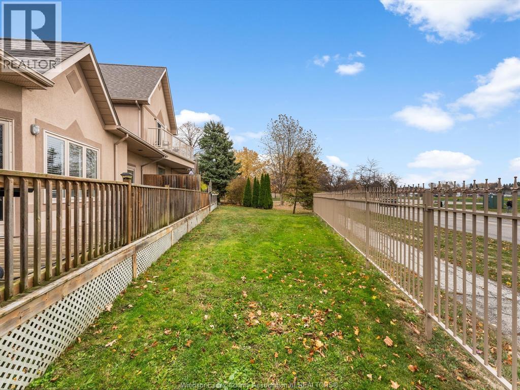 381 Tuscany Crescent, Tecumseh, ON - Outdoor