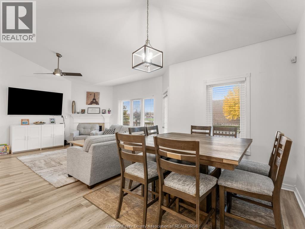 381 Tuscany Crescent, Tecumseh, ON - Indoor Photo Showing Dining Room