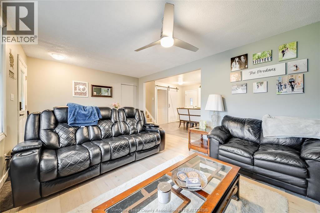 21 Pearl, Tilbury, ON - Indoor Photo Showing Living Room