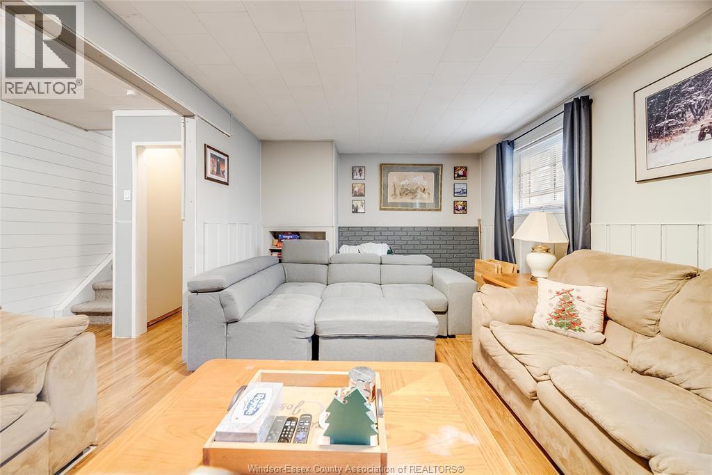 21 Pearl, Tilbury, ON - Indoor Photo Showing Living Room