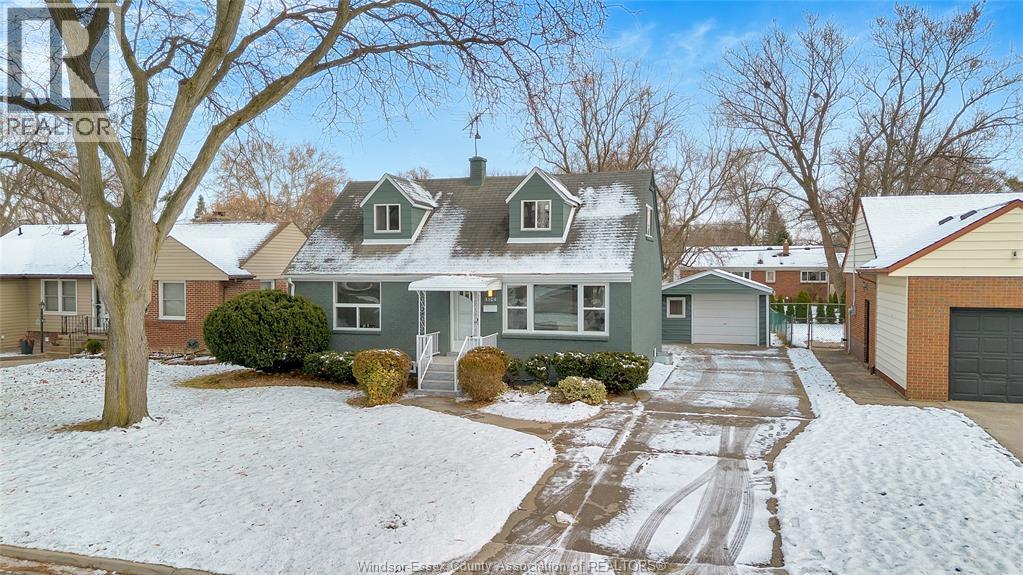3104 Academy, Windsor, ON - Outdoor With Facade