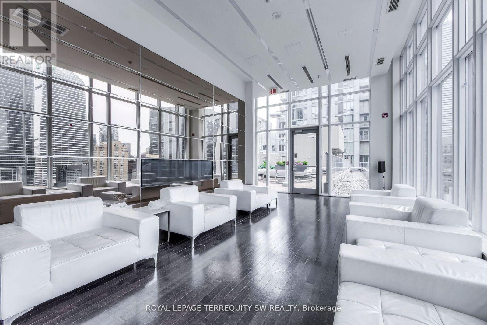 314 - 21 Nelson Street, Toronto, ON - Indoor