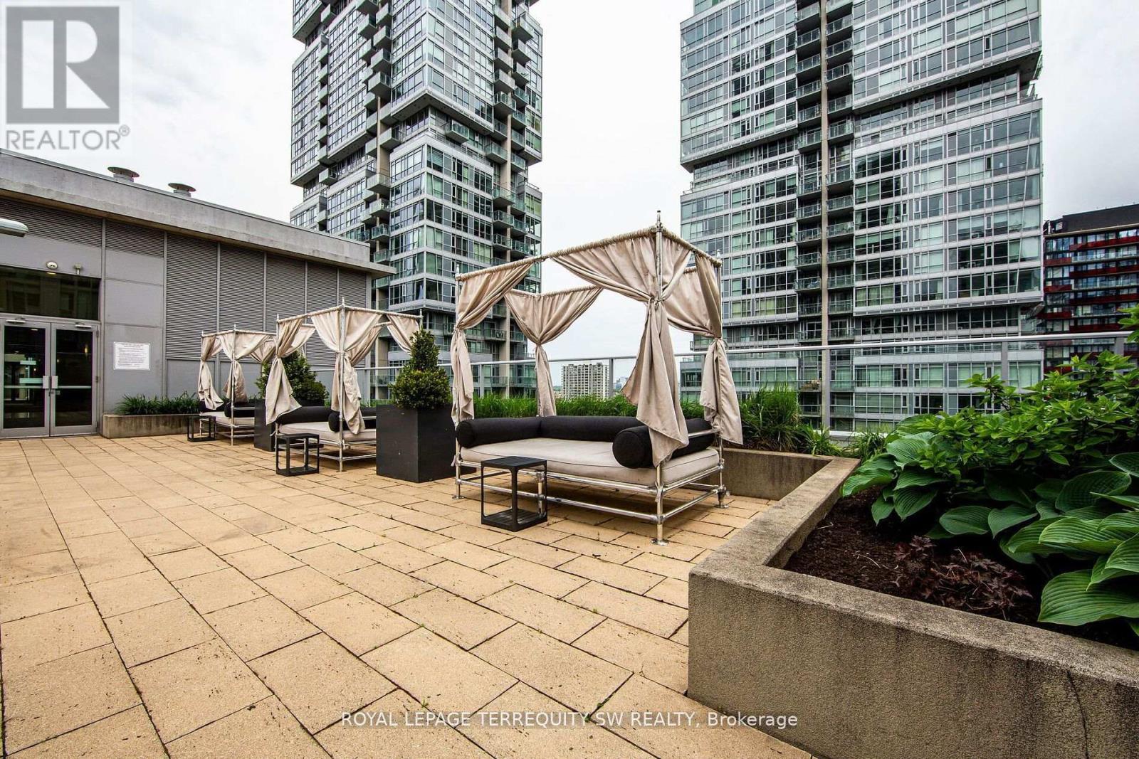 314 - 21 Nelson Street, Toronto, ON - Outdoor