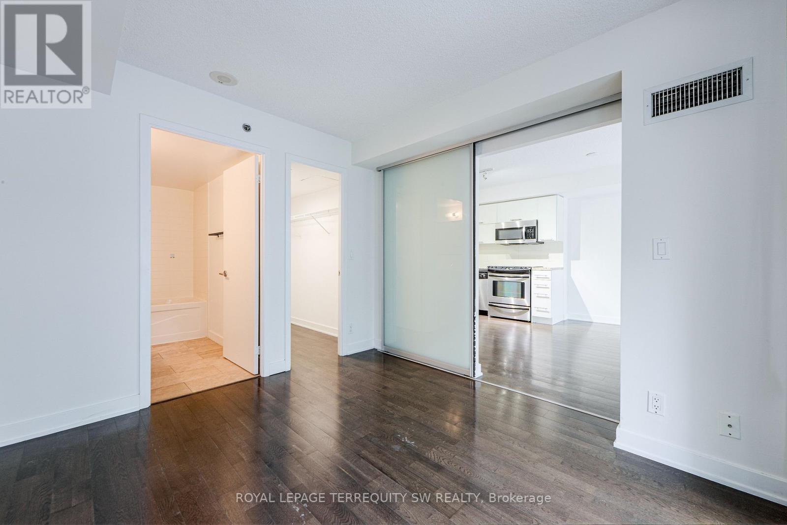 314 - 21 Nelson Street, Toronto, ON - Indoor Photo Showing Other Room