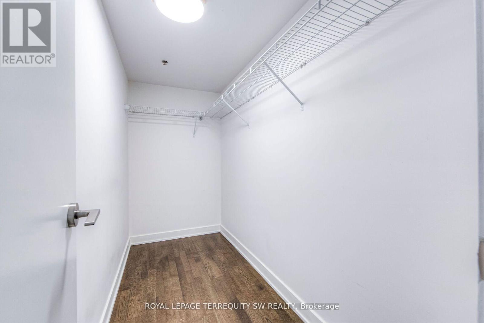 314 - 21 Nelson Street, Toronto, ON - Indoor