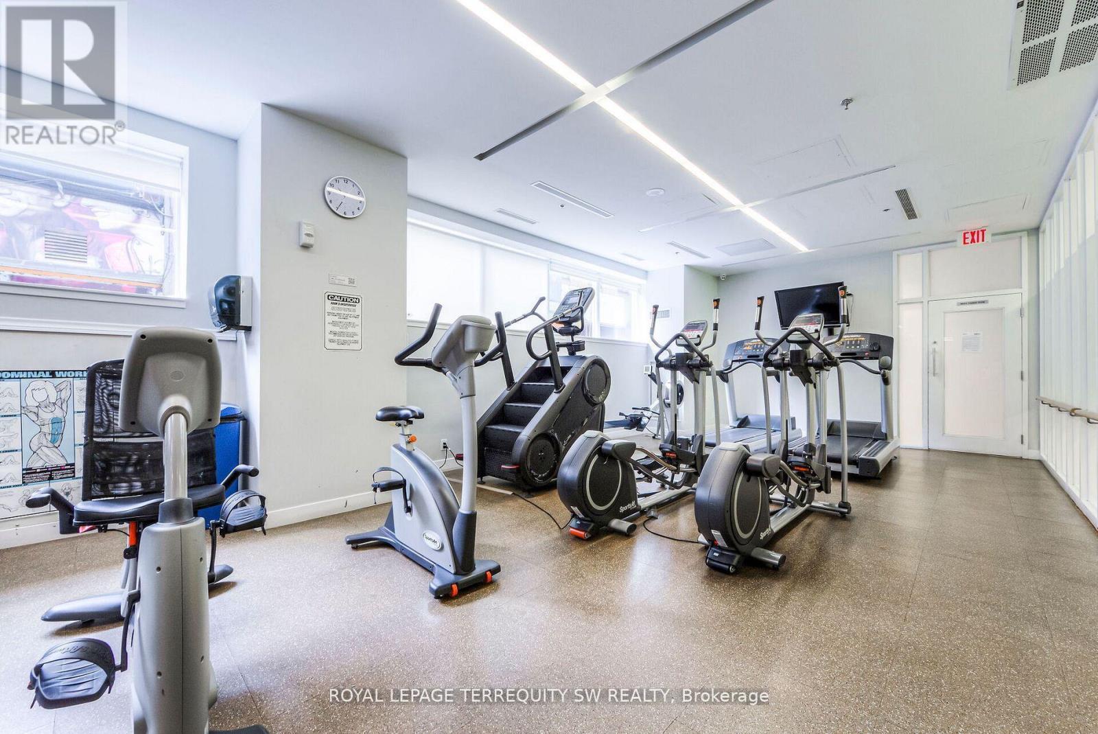 314 - 21 Nelson Street, Toronto, ON - Indoor Photo Showing Gym Room