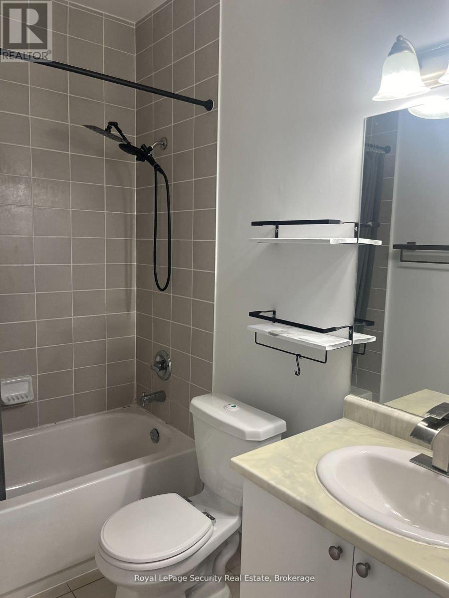 Ph4 - 35 Saranac Boulevard, Toronto, ON - Indoor Photo Showing Bathroom