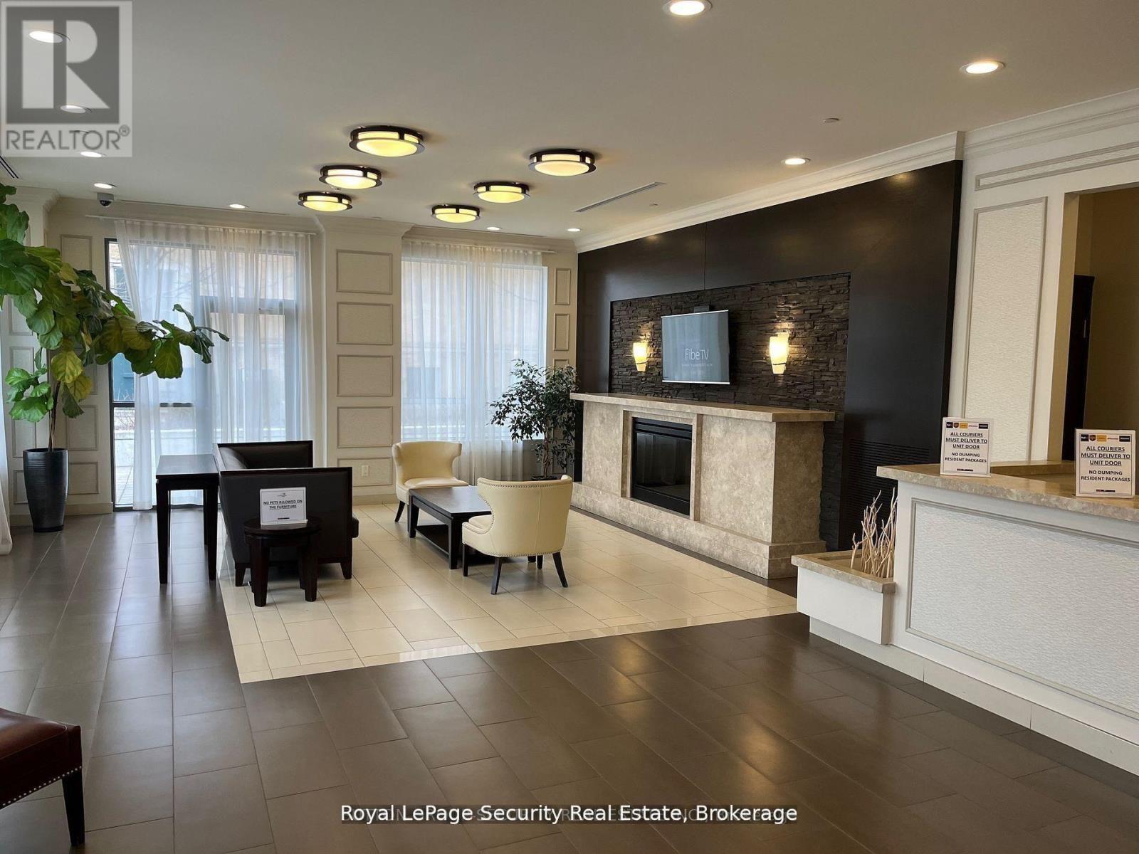 Ph4 - 35 Saranac Boulevard, Toronto, ON - Indoor