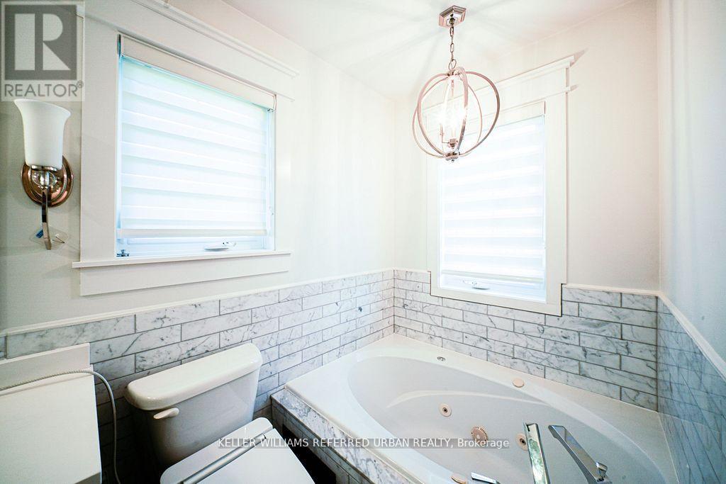 68 - 16 Sprucedale Way, Whitby, ON - Indoor Photo Showing Bathroom