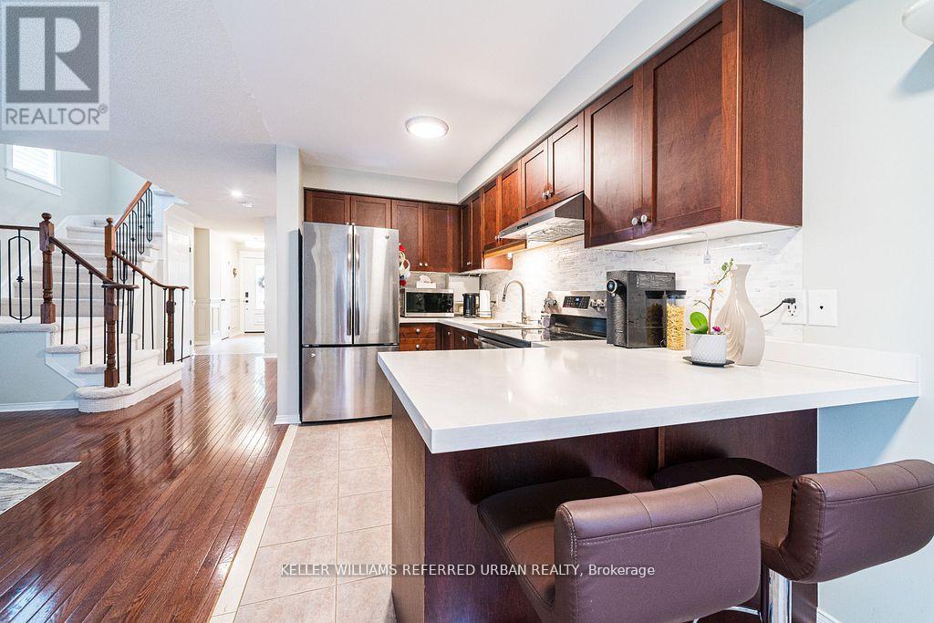 68 - 16 Sprucedale Way, Whitby, ON - Indoor Photo Showing Kitchen