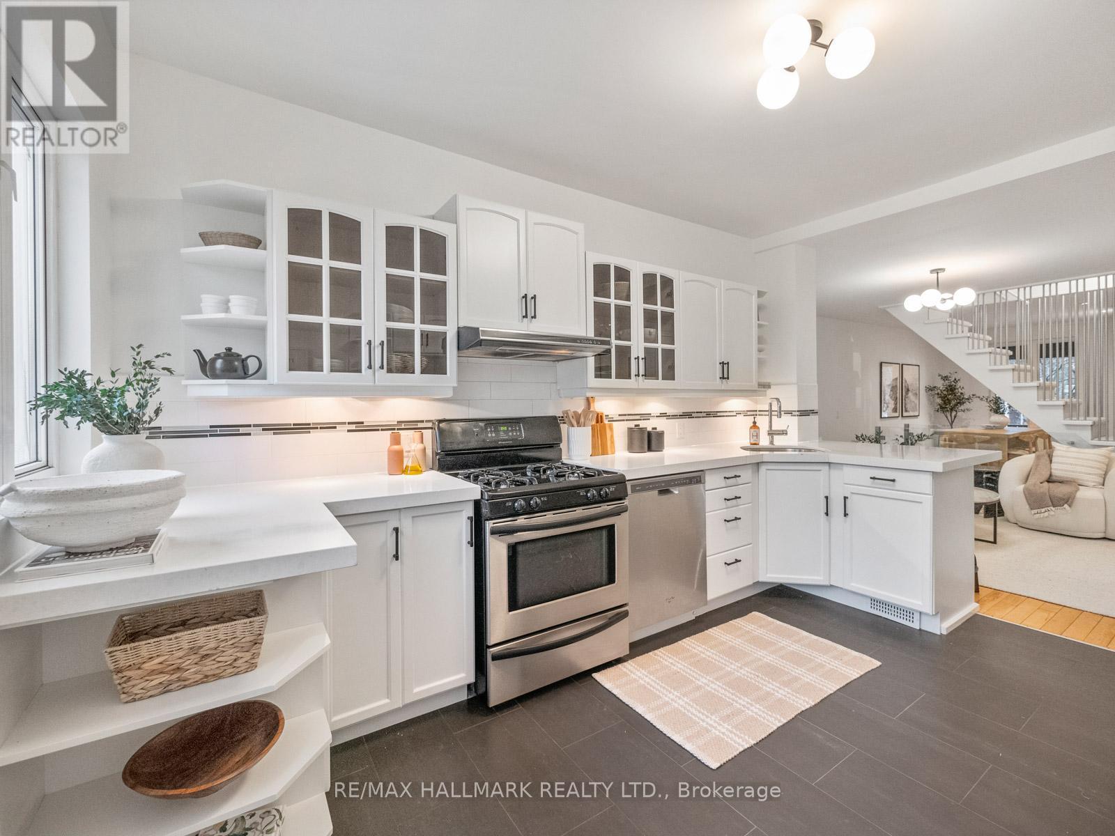 132 Withrow Avenue, Toronto, ON - Indoor Photo Showing Kitchen